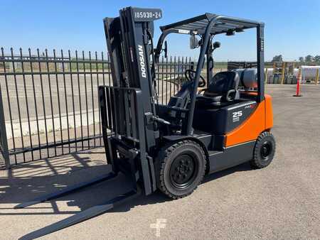 Propane Forklifts 2016  Doosan G25E-5 (1)