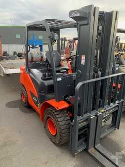 Carretilla elevadora GLP 2021  Linde HT30T (1)