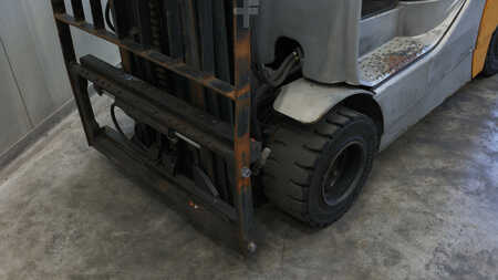 Gas gaffeltruck 2010  Still RX70-18T (9)