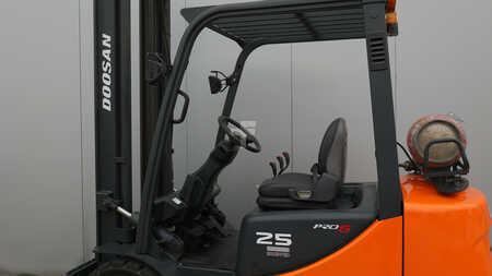 Propane Forklifts 2012  Doosan G25P-5 (8)