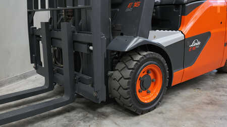 El Truck - 4-hjul 2018  Linde E16P (9)