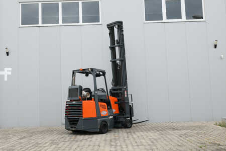 Empilhador a gás 2009  Aisle Master 20WH (4)