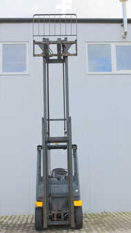 Carrelli elevatori GPL 2015  Jungheinrich TFG 425s (4)