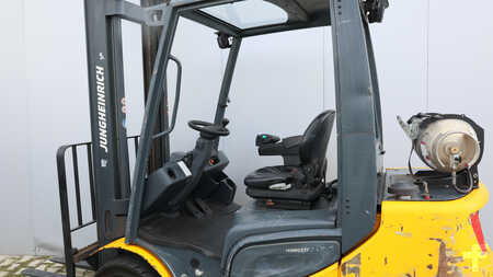 Carrelli elevatori GPL 2015  Jungheinrich TFG 425s (8)