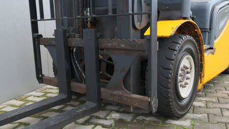 Carrelli elevatori GPL 2015  Jungheinrich TFG 425s (9)