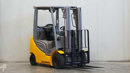 Carrelli elevatori GPL 2018  Jungheinrich TFG 320s (2)