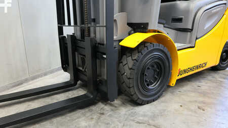 Carrelli elevatori GPL 2018  Jungheinrich TFG 320s (8)