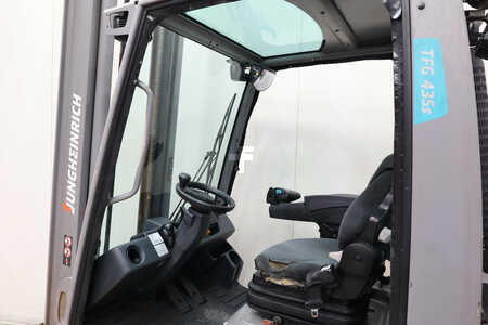 Carrelli elevatori GPL 2016  Jungheinrich TFG 435s (9)