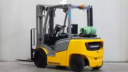 Gázüzemű targoncák 2018  Jungheinrich TFG 425 (3)