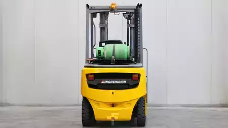 Gázüzemű targoncák 2018  Jungheinrich TFG 425 (4)