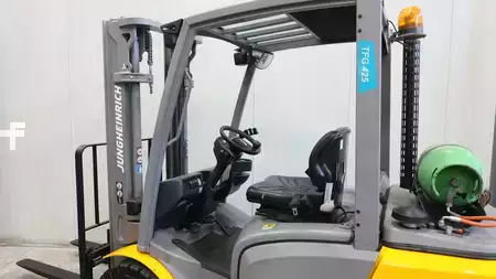 Gázüzemű targoncák 2018  Jungheinrich TFG 425 (8)