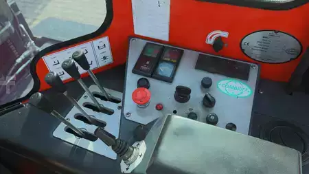 Négyutas targonca 2015  Combilift C4000 (10)