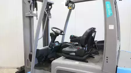 Elektromos 4 kerekű 2017  Jungheinrich EFG 425k (9)