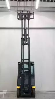 Gázüzemű targoncák 2013  Jungheinrich TFG 320s (4)