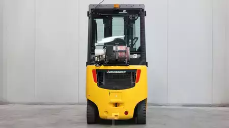 Gázüzemű targoncák 2013  Jungheinrich TFG 320s (6)