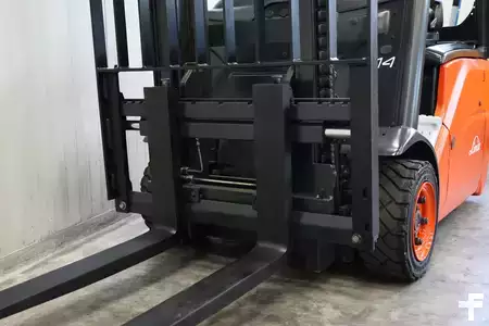 Elektromos 3 kerekű 2011  Linde E14-01 (8)