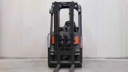 Gázüzemű targoncák 2008  Linde H16T (3)