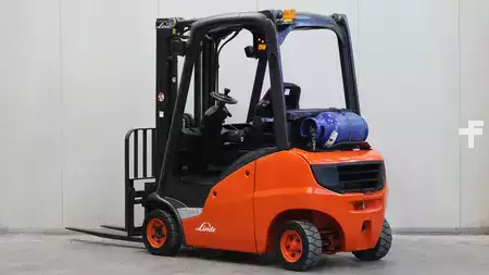 Gázüzemű targoncák 2008  Linde H16T (5)