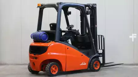 Gázüzemű targoncák 2008  Linde H16T (6)