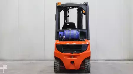 Gázüzemű targoncák 2008  Linde H16T (7)