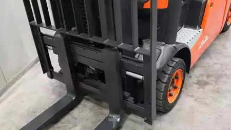 Gázüzemű targoncák 2008  Linde H16T (8)