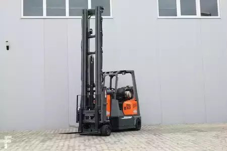 Gas gaffeltruck 2009  Aisle Master 20WH (1)