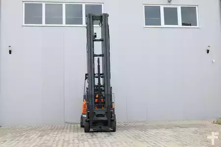 Gas gaffeltruck 2009  Aisle Master 20WH (3)