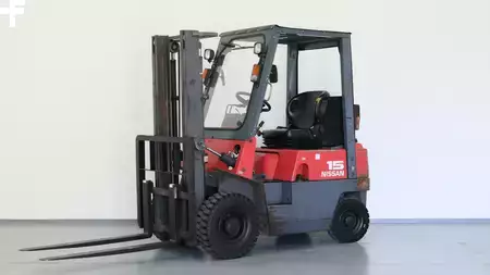 Gázüzemű targonca 2000  Nissan J01A15 (1)