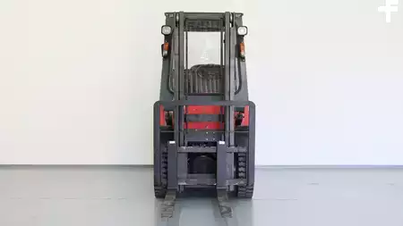 Gázüzemű targonca 2000  Nissan J01A15 (5)