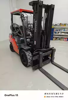 Treibgasstapler 2021  Toyota 02-FGJF 35 (1)