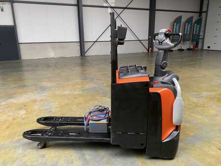 Electric Pallet Trucks 2016  BT LPE200 (3)