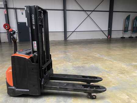Pallet Stackers - Toyota SWE200D (2)