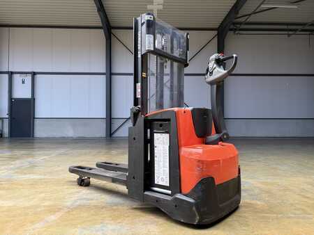 Pallet Stackers 2017  Toyota SWE200D (1)