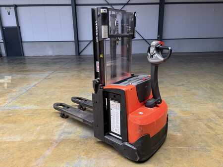 Pallet Stackers 2017  Toyota SWE200D (8)