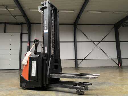 Stackers Stand-on 2013  BT SPE160L (2)