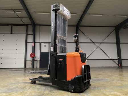 Stackers Stand-on 2013  BT SPE160L (4)