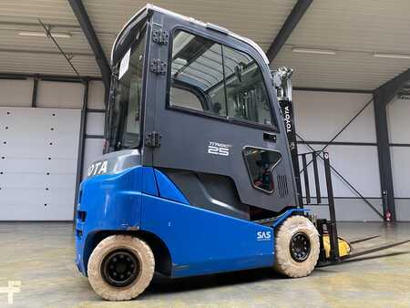 Elektrisk- 4 hjul 2017 Toyota 8FBMKT25 (1)