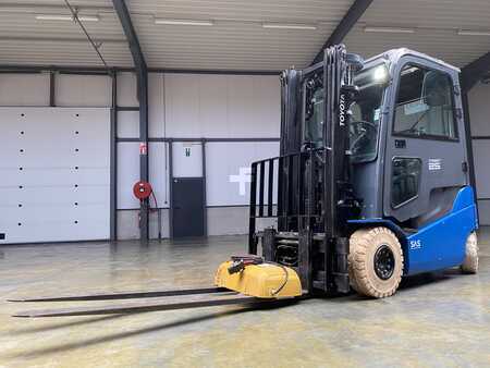 Elektrisk- 4 hjul 2017 Toyota 8FBMKT25 (2)