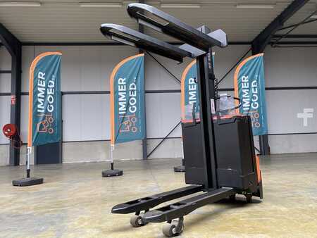 Ledestabler 2016 BT STAXIO SWE080L (1)