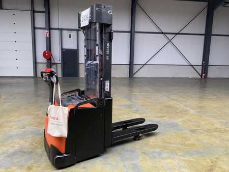 Pallet Stackers 2017  Toyota SWE145L (1) 