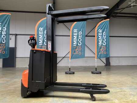 Pallet Stackers 2017  Toyota BT STAXIO SWE080L (5)