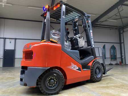 Carrelli elettrici 4 ruote 2025  Heli HELI CPCD25-KU20H (1)