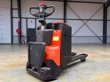 Elektromos emelőkocsik 2018  Toyota LWE200 (1)