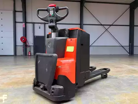 Elektromos emelőkocsik 2018  Toyota LWE200 (6)
