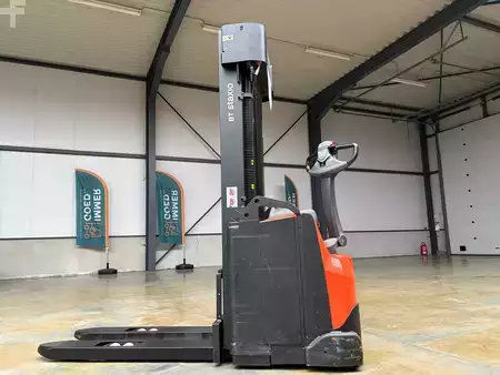 Electric Pallet Trucks 2017  Toyota BT (3)
