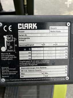 Wózki widłowe diesel - Clark CDP 25 (10)