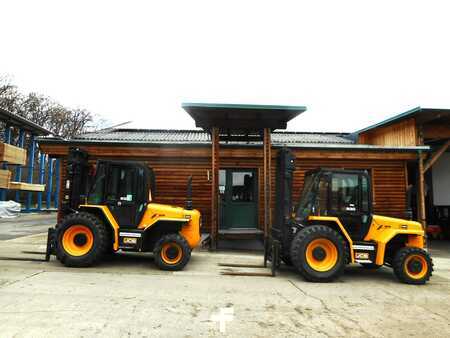 Terepjáró targonca 2014  JCB 930-4 Triplex Allrad (1)