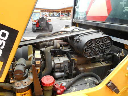 JCB 930-4 Triplex Allrad