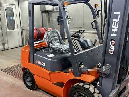 Propane Forklifts 2012  Heli CPQD 25 H (5)