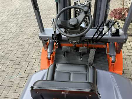 Treibgasstapler 2012  Heli CPQD 25 H (5)